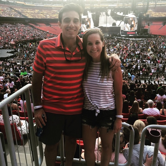 Meet your Posher, Michelle - Picture 1 of 2